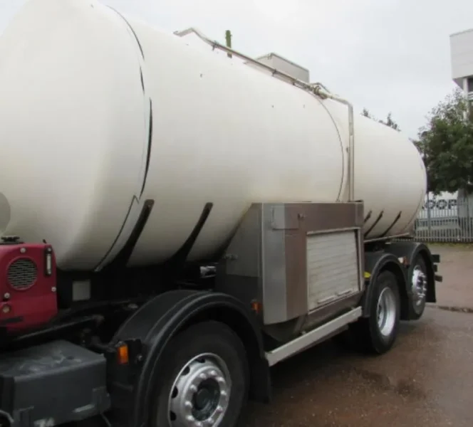 SCANIA P340 8x2 Water/ Milk Tanker