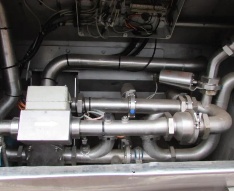 SCANIA P340 8x2 Water/ Milk Tanker