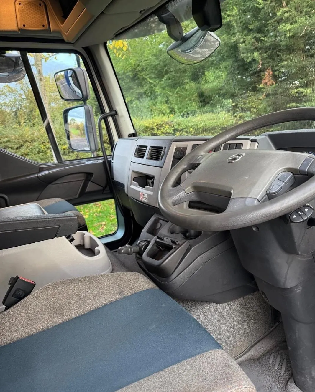 2016 Volvo FL 250 10 ton Curtainside