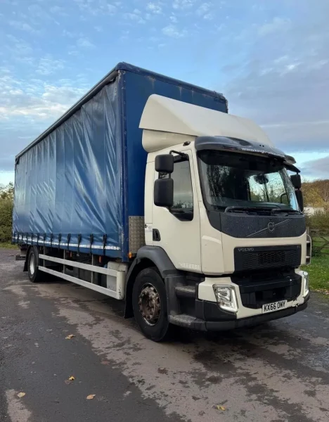 2016 Volvo FL 250 10 ton Curtainside