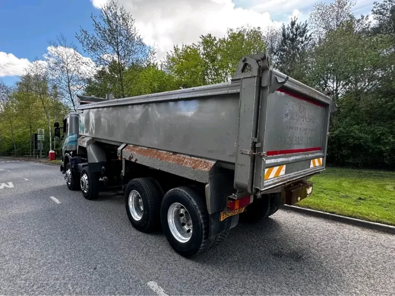 2006 SCANIA P380 8x4 Tipper