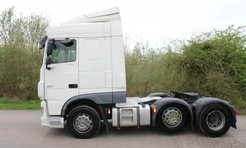2017 DAF XF.106 460 6x2 Space Cab