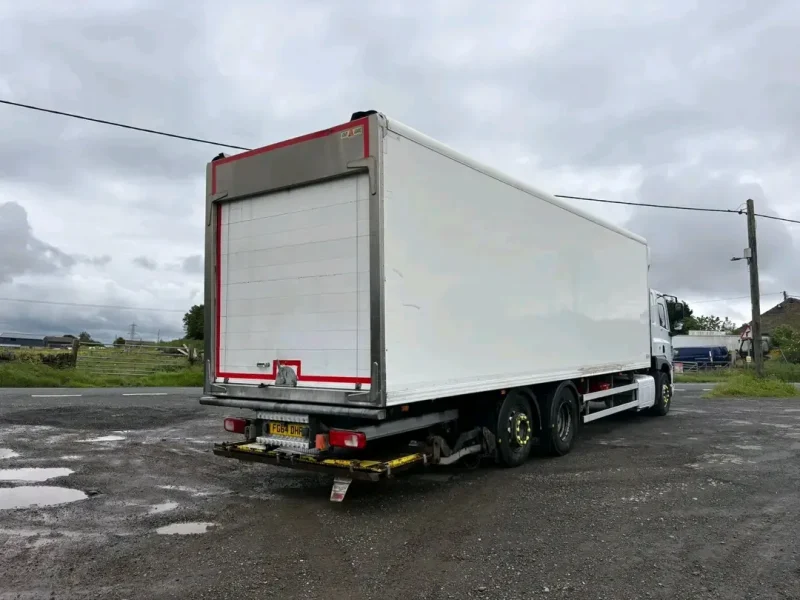 2015 DAF CF 330 6x2 10 ToN Fridge