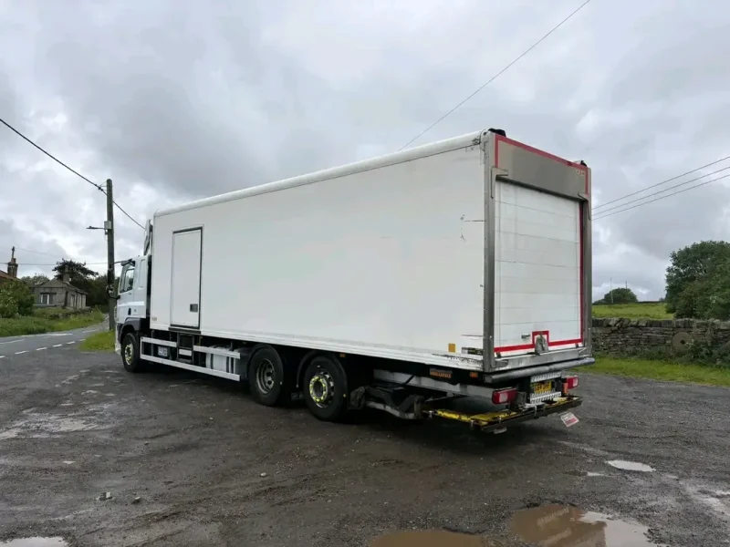 2015 DAF CF 330 6x2 10 ToN Fridge