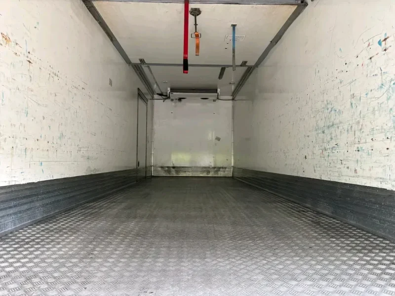 2015 DAF CF 330 6x2 10 ToN Fridge