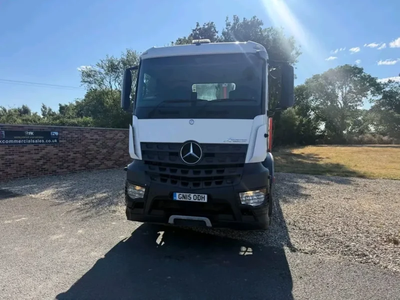 2015 Mercedes Benz Arocs 2533 330hp Brick Grab